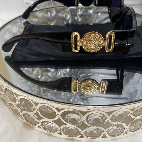 OVAL Sunglasses - Picture 3 of 5